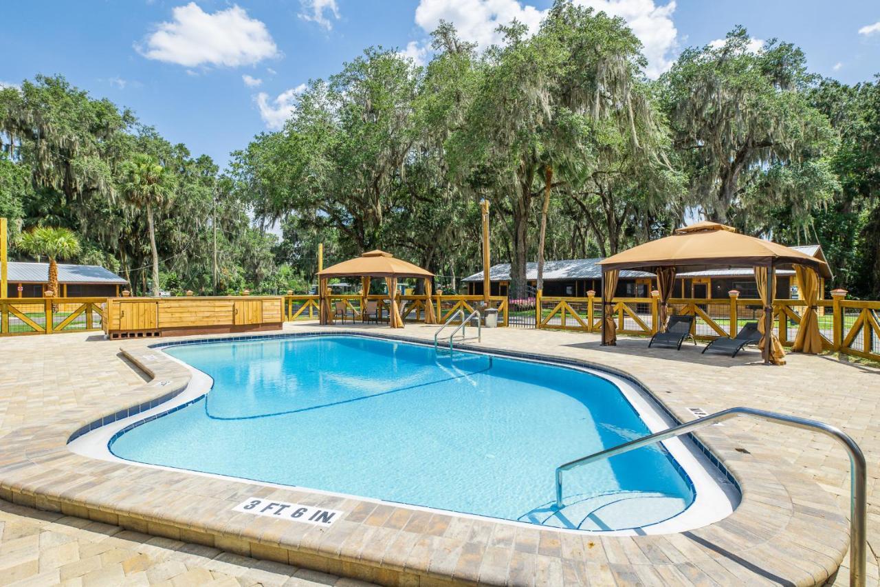 Idlewild Lodge And Rv Park Lake Panasoffkee Bagian luar foto