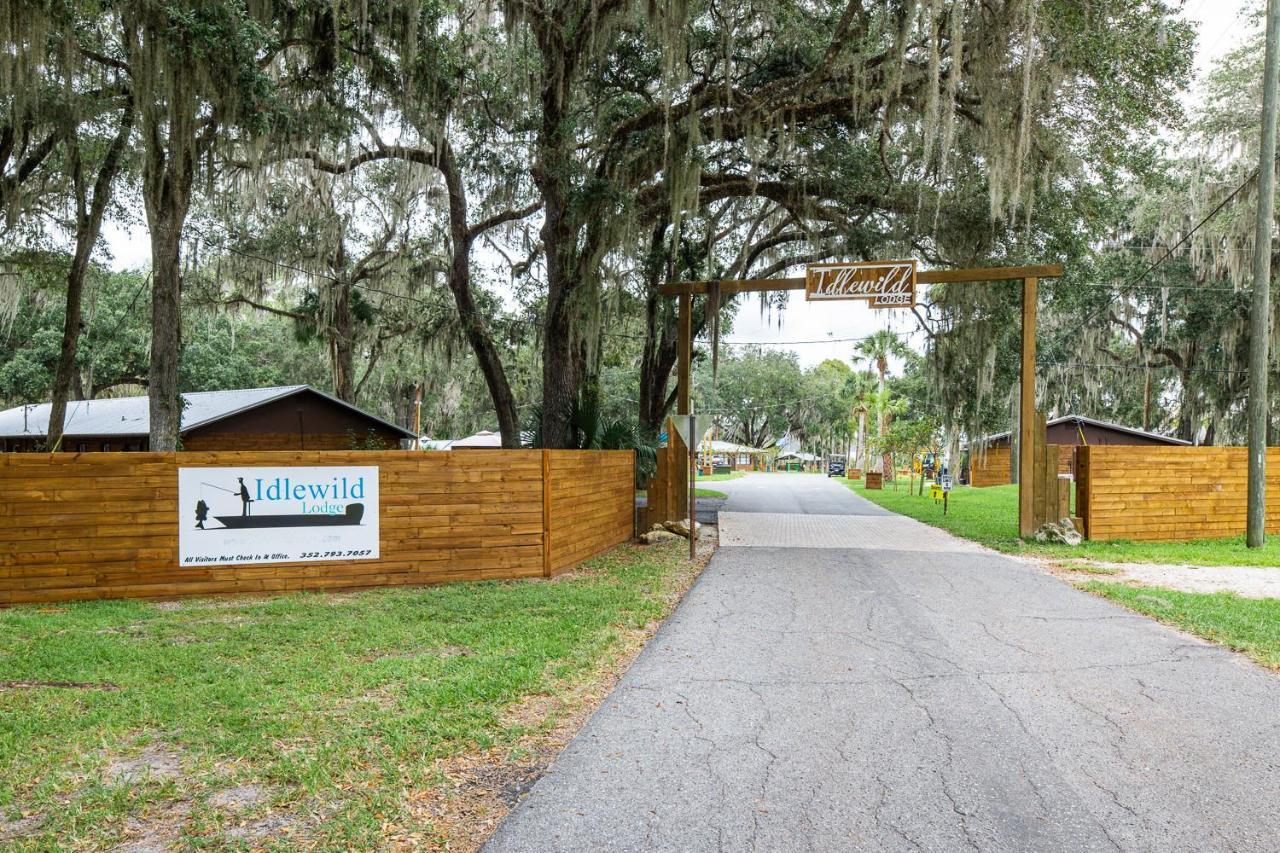 Idlewild Lodge And Rv Park Lake Panasoffkee Bagian luar foto