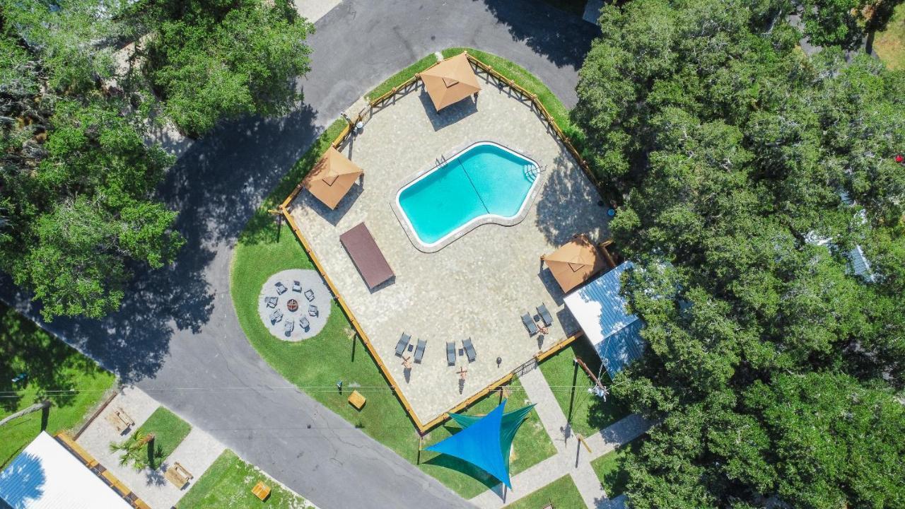 Idlewild Lodge And Rv Park Lake Panasoffkee Bagian luar foto